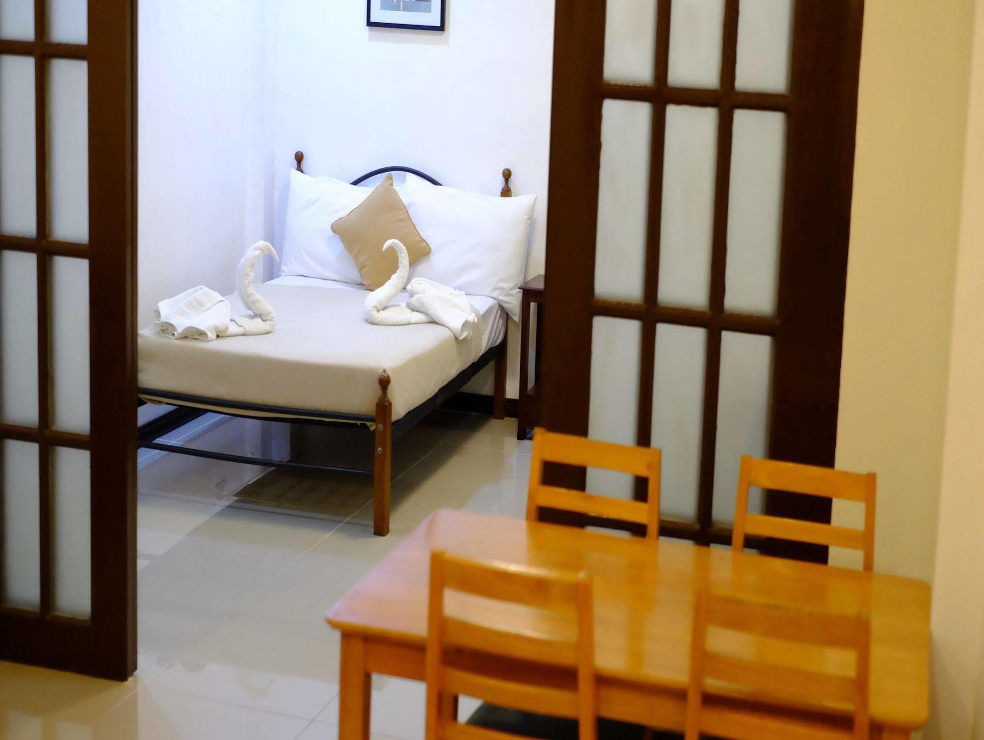 Amax Inn Makati Makati City Exterior foto
